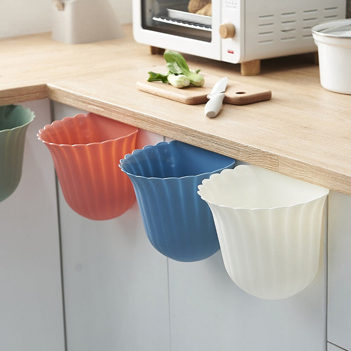 Nordic Flower Shape Hanging Trash Can | Stornfield