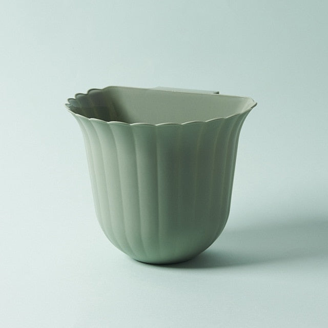 Nordic Flower Shape Hanging Trash Can | Stornfield