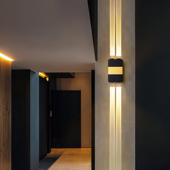 Vana - IP54 Waterproof Outdoor Wall Spotlight in Aluminum | Stornfield