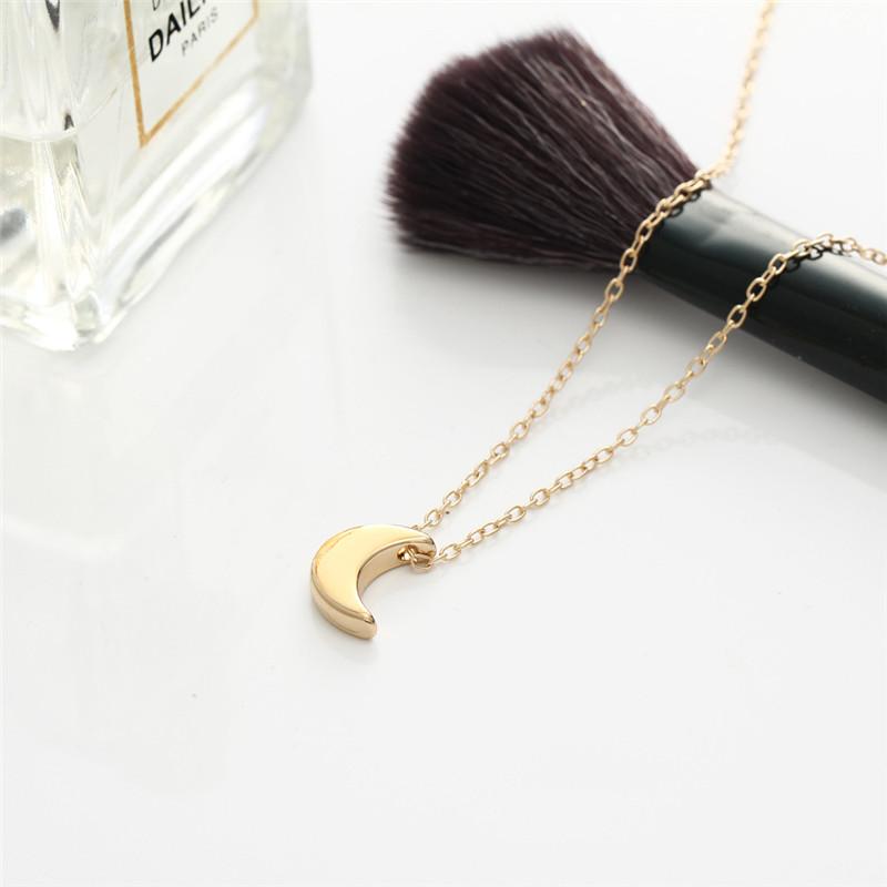 Mini Crescent Moon Pendant Necklace | Stornfield