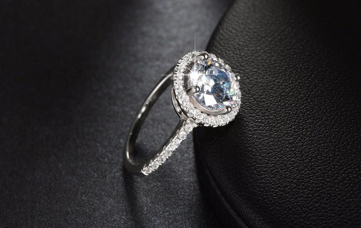 1.4 ct CZ ring with circular crystal edge | Stornfield