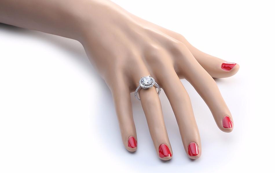 1.4 ct CZ ring with circular crystal edge | Stornfield