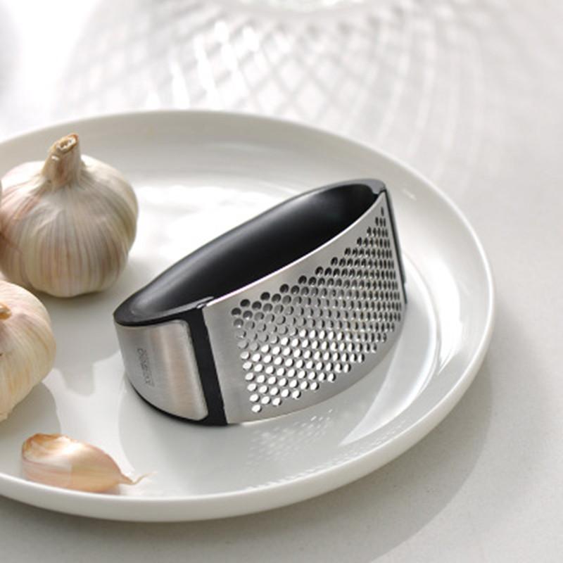 L'ail - Rocking Garlic Crusher | Stornfield