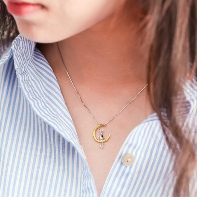 Kat - Moon Swing Necklace | Stornfield