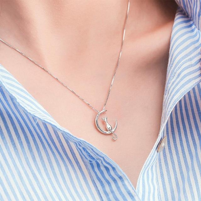 Kat - Moon Swing Necklace | Stornfield