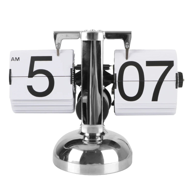 Retro Flip Clock with Automatic Turning Element | Stornfield