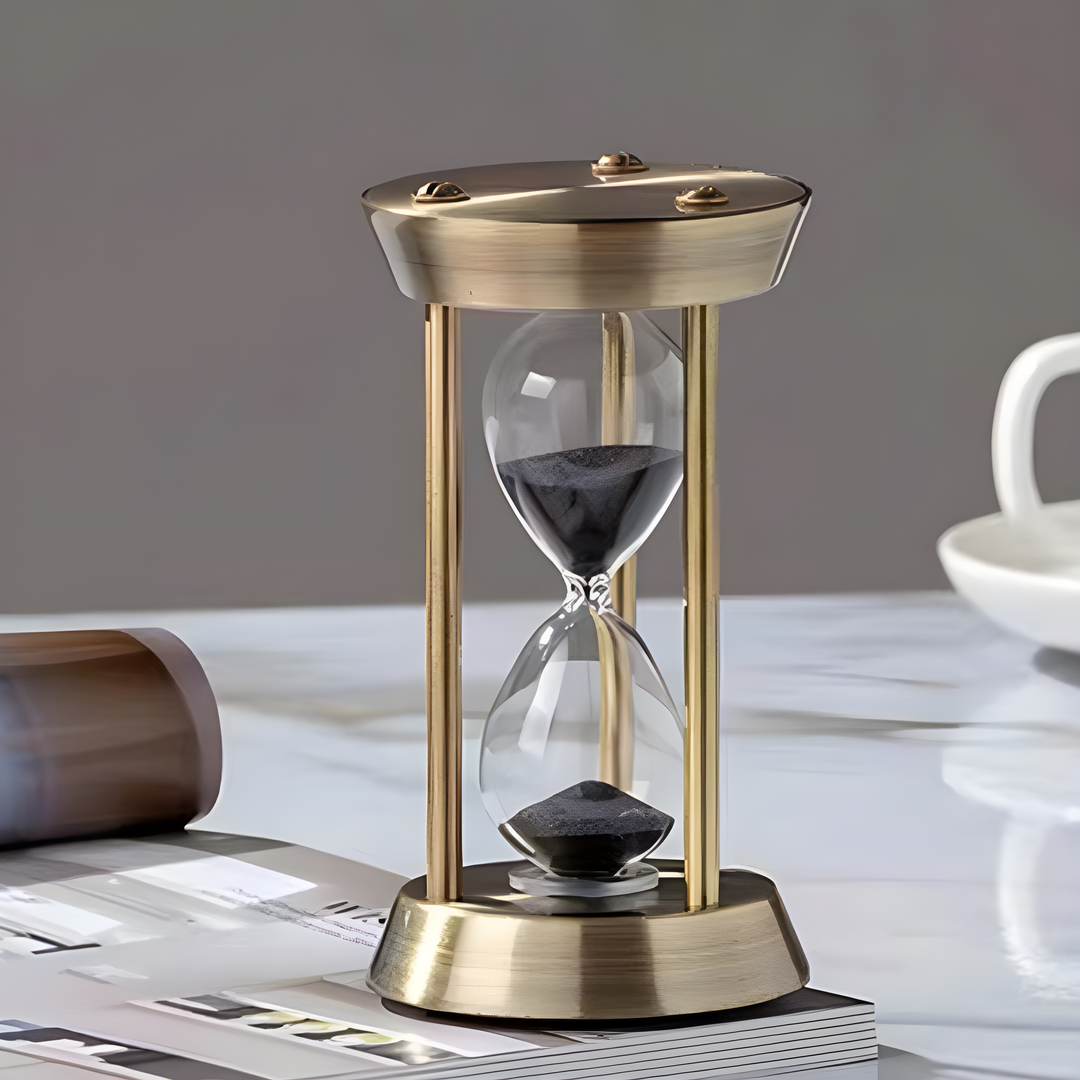 Stornfield | Retro Metal Hourglass Clock