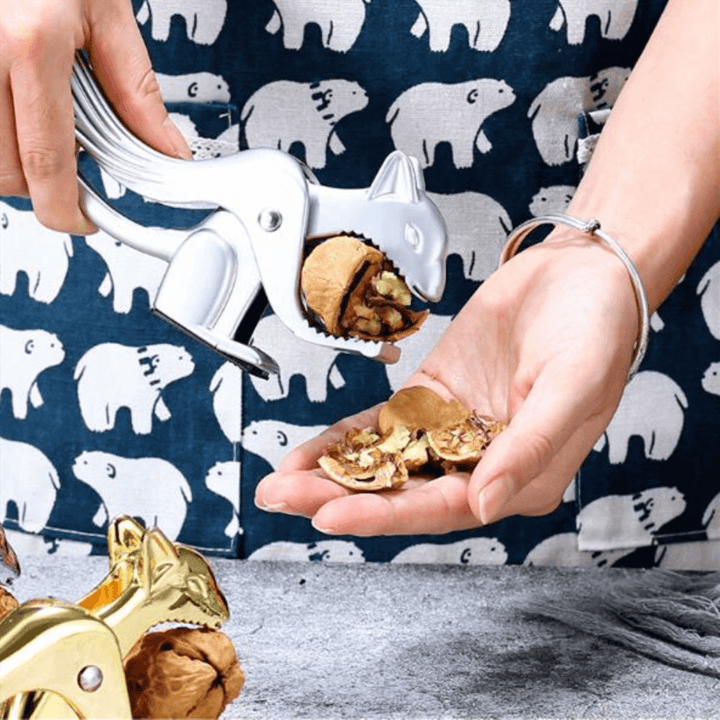 Stornfield | Easy and Quick Nutcracker Squirrel