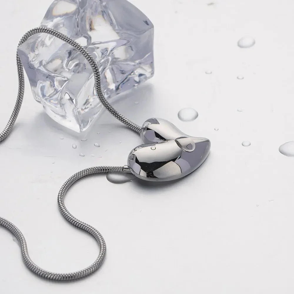 Stornfield | Romantic Love Heart Necklace