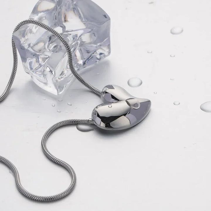 Stornfield | Romantic Love Heart Necklace