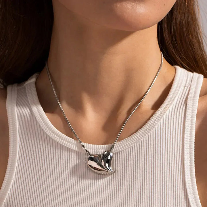 Stornfield | Romantic Love Heart Necklace