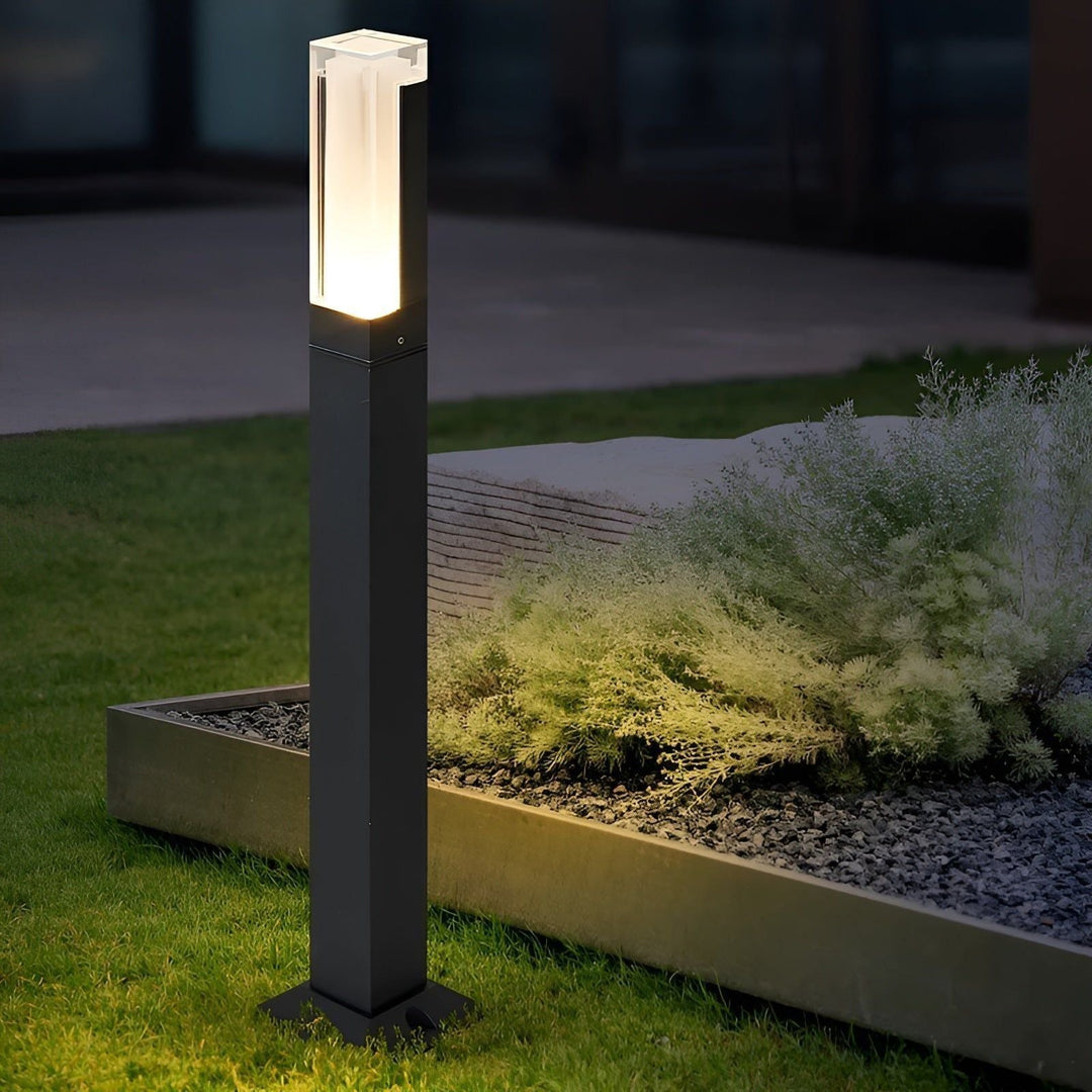 LuxeGarden Glow - Modern LED Landscape Garden Lighting | Stornfield