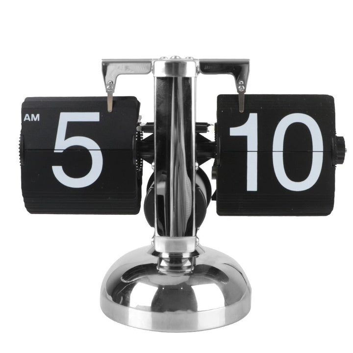 Retro Flip Clock with Automatic Turning Element | Stornfield