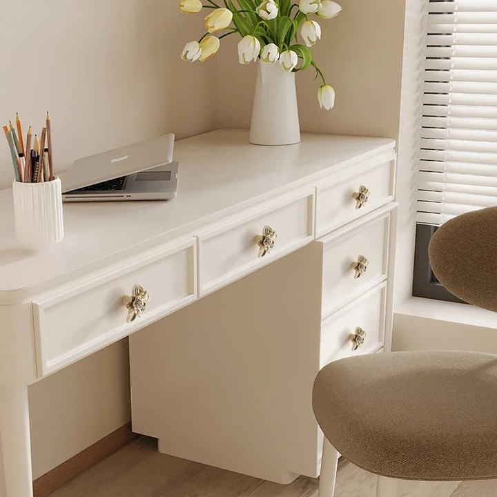 Creative Petal-Shaped Single Hole Drawer Pull | Stornfield