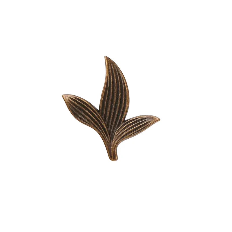 Creative Petal-Shaped Single Hole Drawer Pull | Stornfield