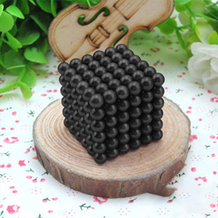Stornfield | Multi Colored Magnetic Balls