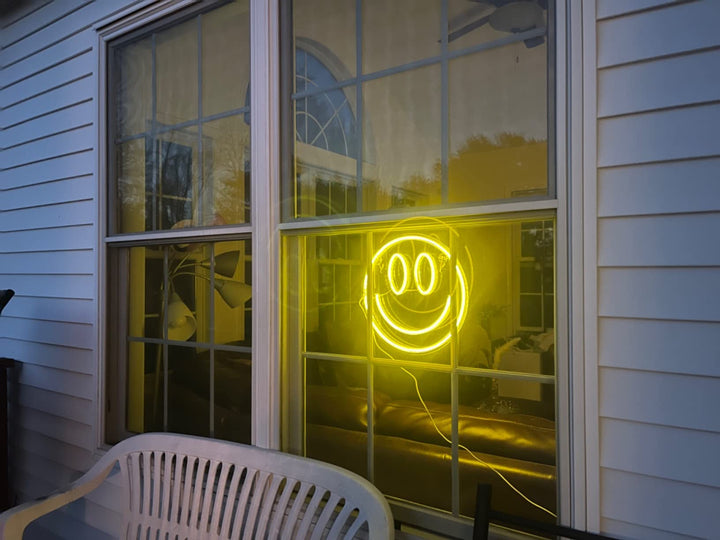 Stornfield | Neon Smile Face Sign