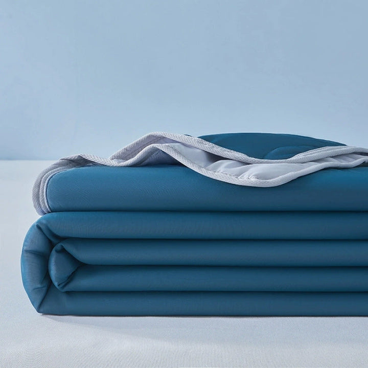 Comfortable Cooling Blanket | Stornfield