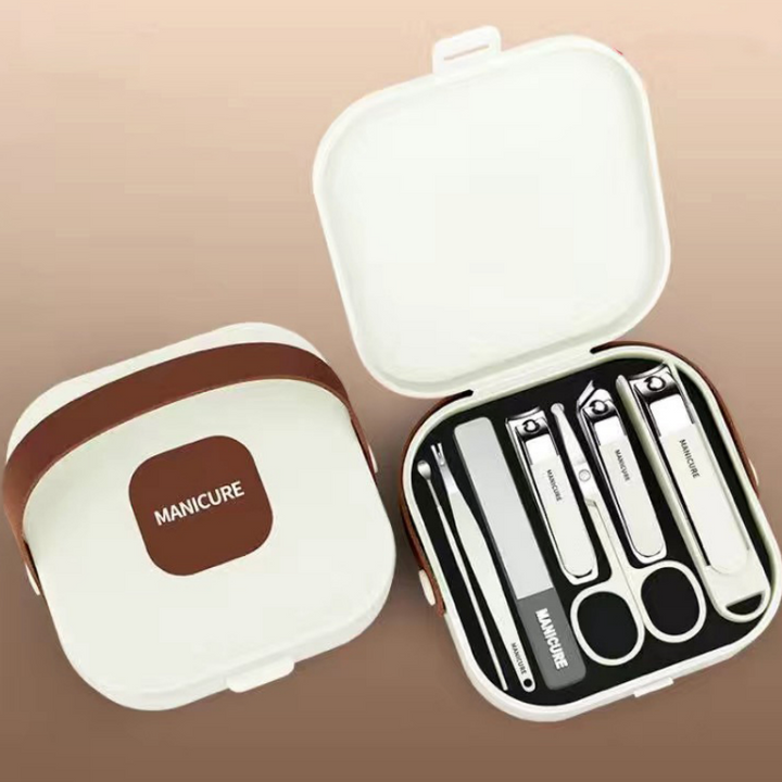 Stornfield | Portable 7-piece manicure set with nail clippers