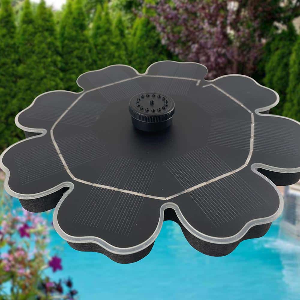Solar-powered fountain (floating) | Stornfield