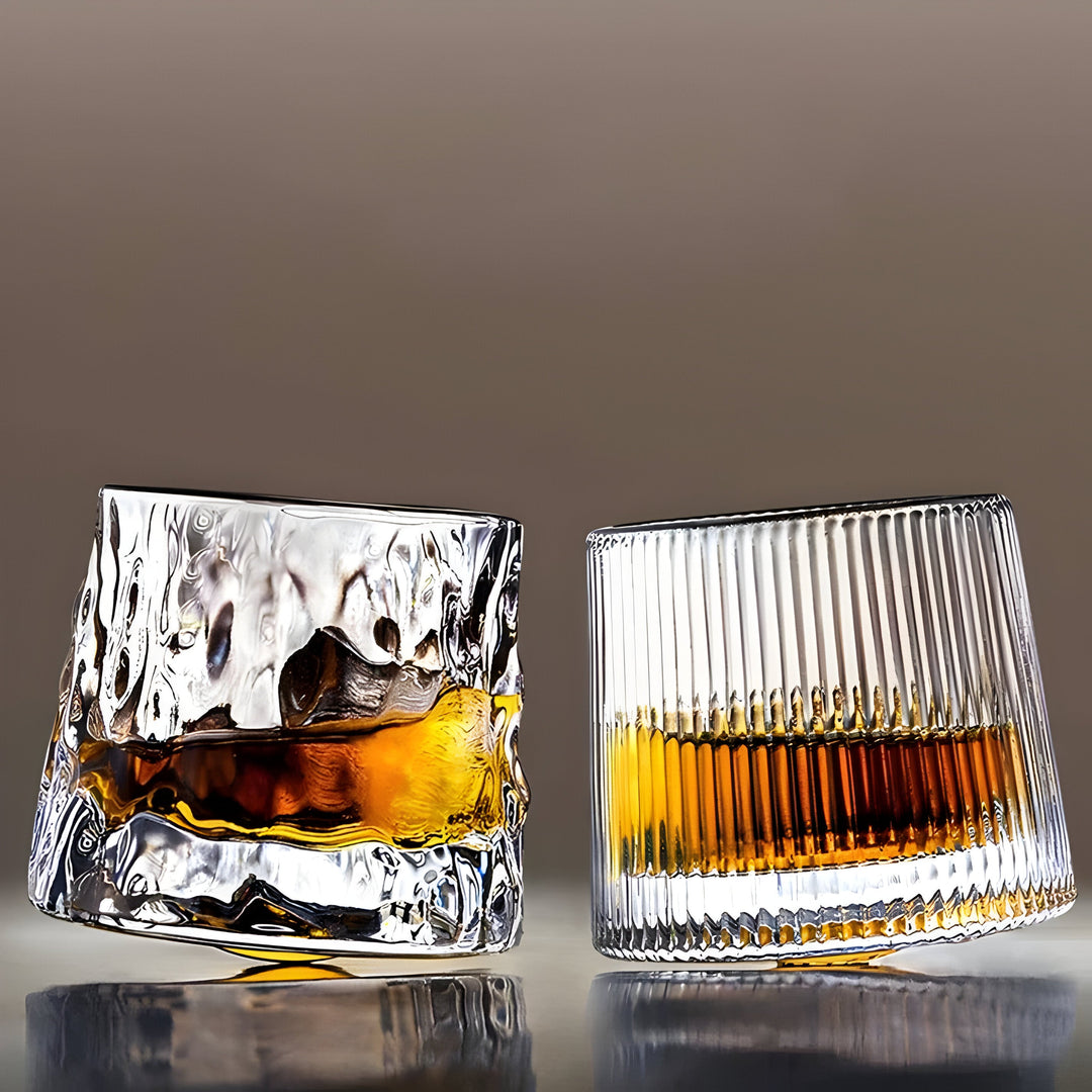 Whiskey glass with 360° rotation function – Structured design for stylish drinking pleasure | Stornfield