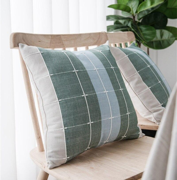 Three-tone Plaid Decorative Linen Tablecloth With Tassel | Stornfield