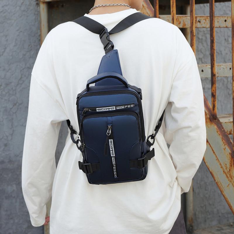 Shoulder bag with USB charger | Stornfield