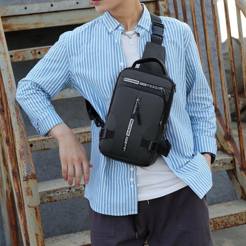Shoulder bag with USB charger | Stornfield
