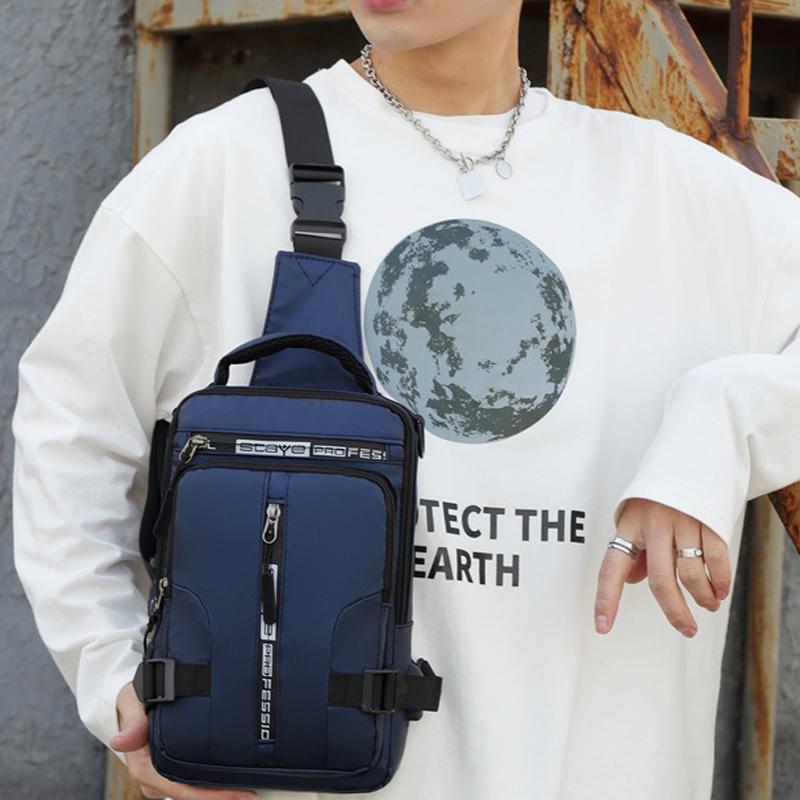 Shoulder bag with USB charger | Stornfield