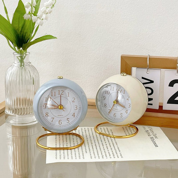 Stornfield | Vintage Round Analog Watch