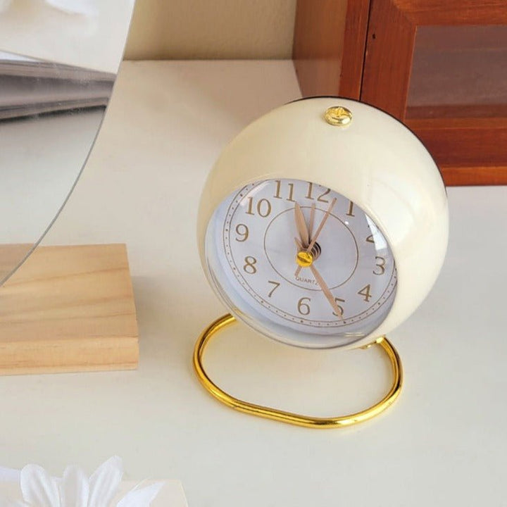 Stornfield | Vintage Round Analog Watch