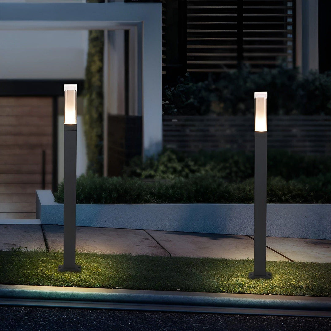 LuxeGarden Glow - Modern LED Landscape Garden Lighting | Stornfield